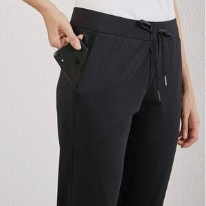 Travel pants, joggers